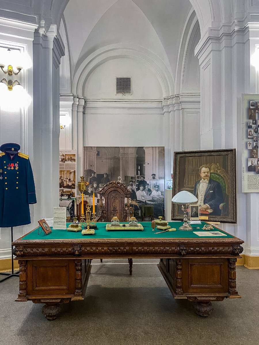 Рабочий стол князя А.Г. Гагарина