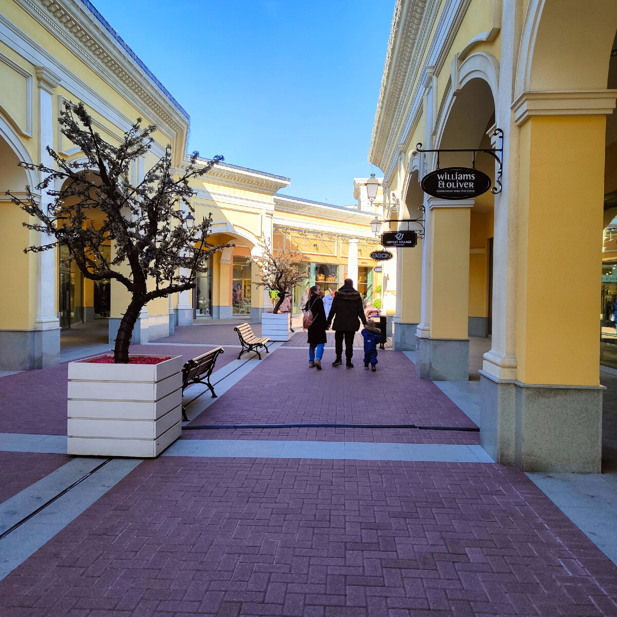 Магазин, где всегда скидки Outlet Village Пулково. Может ли быть такое |  Путеводитель по Петербургу | Дзен