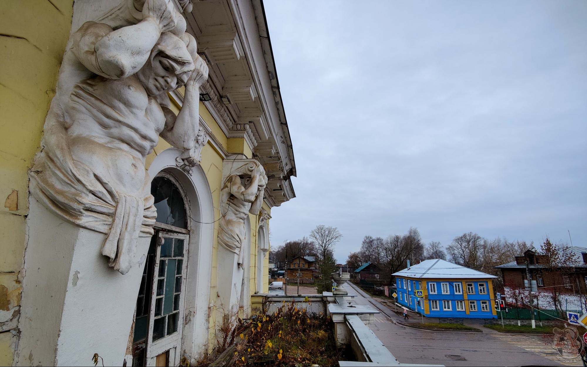 Заглянули в заброшенный русский особняк 19 века — рассказываем историю дома братьев Неворотиных и показываем, что у него внутри!14