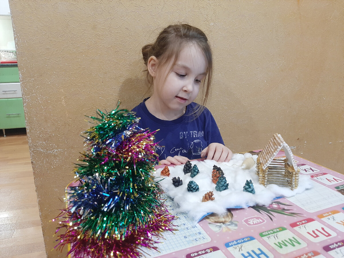 Фото взято из семейного архива. Мелкая моторика. Подделка в детский сад.