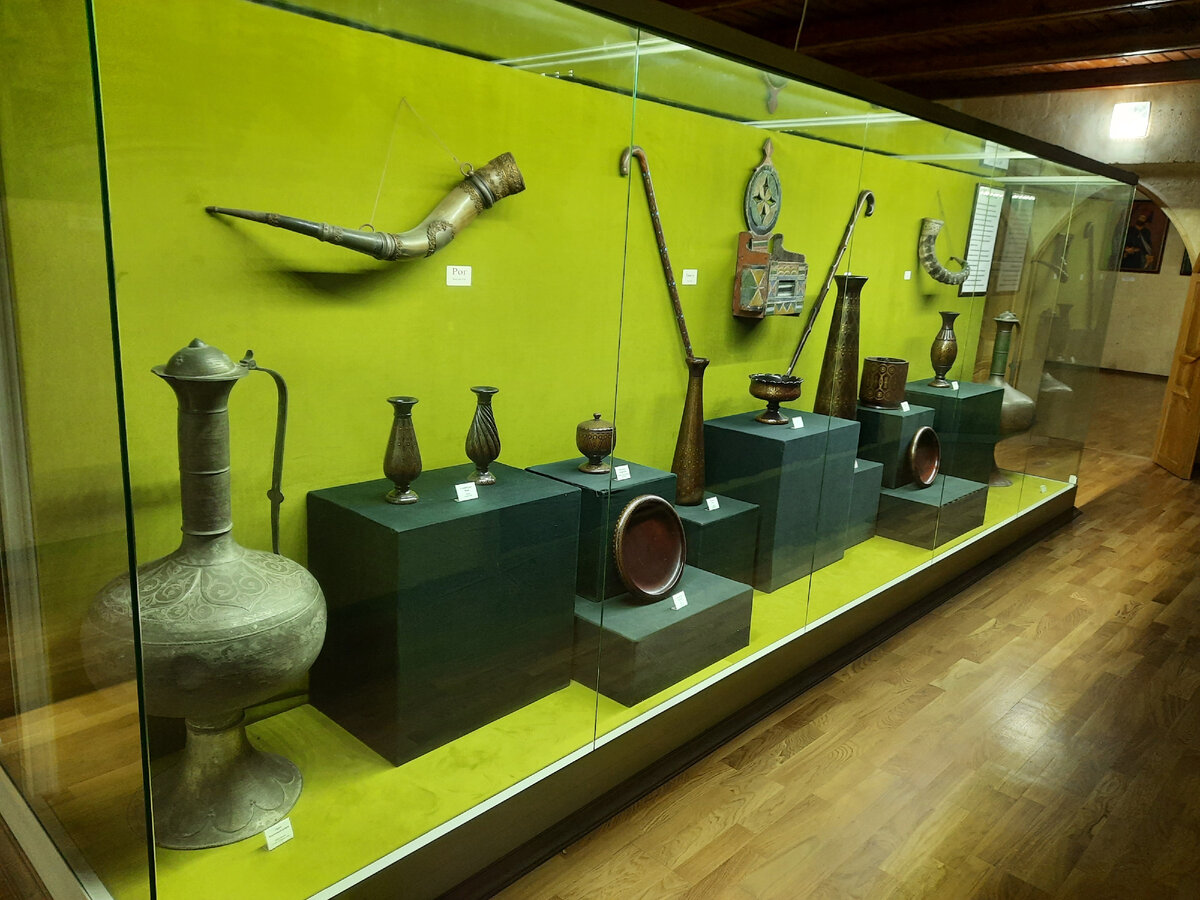 В музее крепости Нарын-кала.