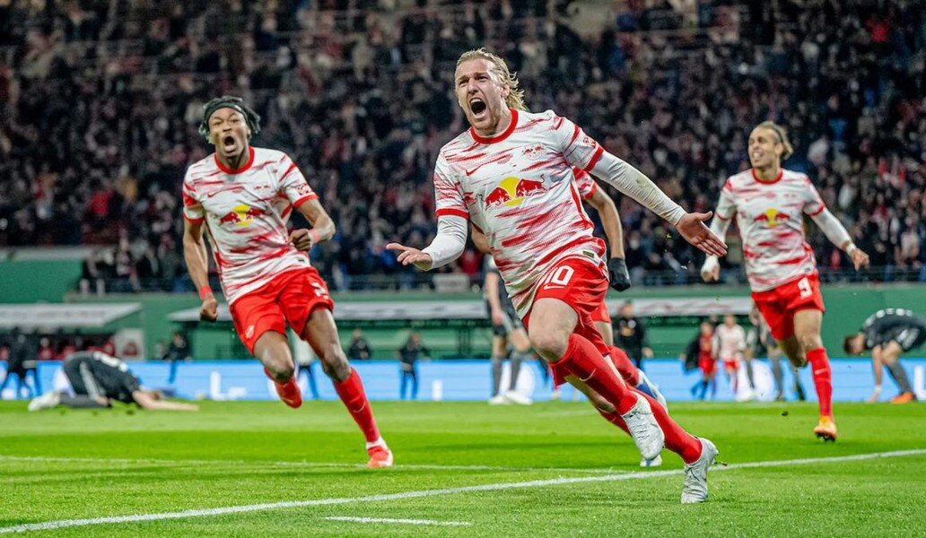 Фк штутгарт 2019/2020. Тимо вернер лейпциг 2022. Бавария. Форма рб лейпциг 23/24. Андре силва реал сосьедад.