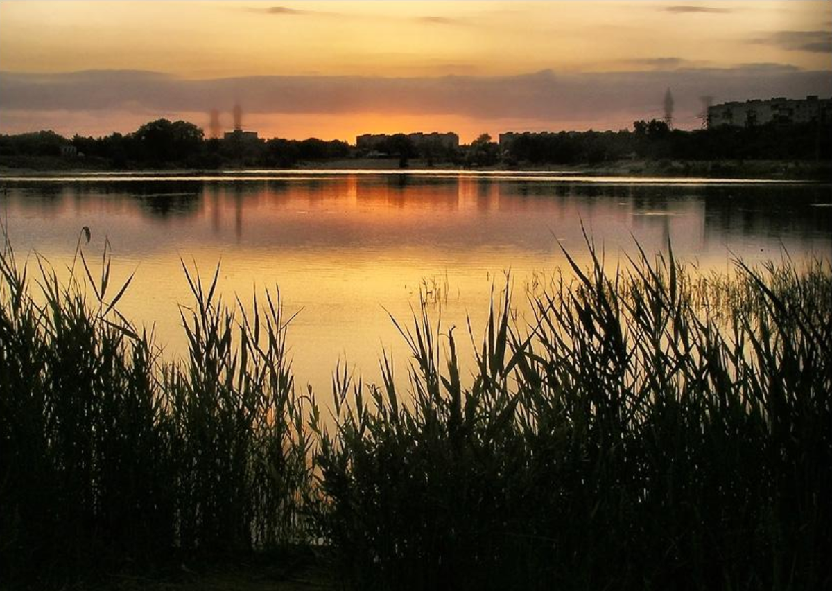 Озеро чистое, про которое они мне рассказывали.