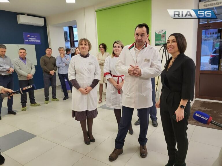    В Оренбурге на улице Самолетной открылась после капремонта детская поликлиника Андрей Севостьянов