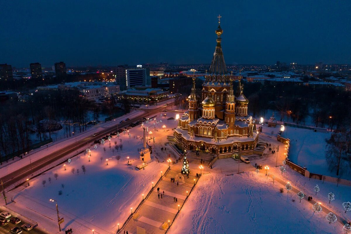 Фото г ижевска. Свято Михайловский собор Ижевск зима. Свято Михайловский собор Ижевск ночью. Михайловский собор Ижевск зимой. Ижевск зимой 2023 Свято Михайловский собор.