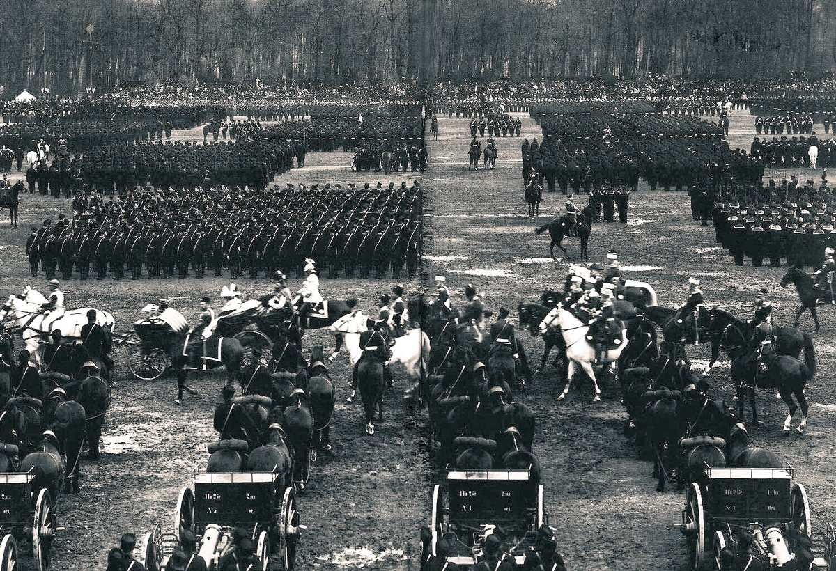 Марсово поле 2. Марсово поле парад. Парад на Марсовом поле.