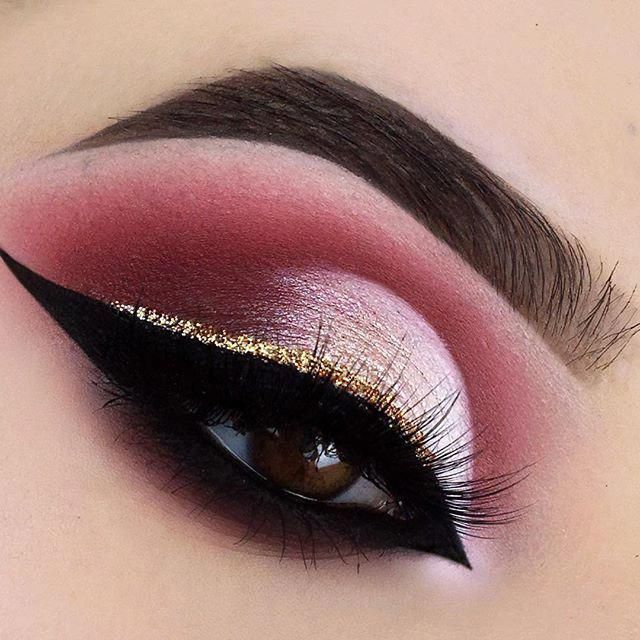 Cut crease макияж. Кэт крис макияж. Техника cut crease в макияже. Каткрис макияж. Кэт крис макияж.