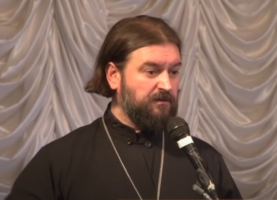 Андрей Ткачев - священнослужитель Русской православной церкви, митрофорный протоиерей, клирик храма святителя Василия Великого, Патриаршего подворья в селе Зайцево Одинцовского района Московской области, проповедник и миссионер, телеведущий.