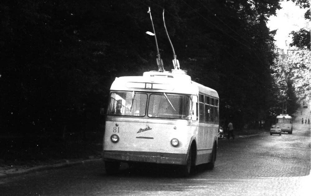 "Киев"-2  на ул. Адама Мицкевича, фото  Гаральд Нейзе, источник https://lviv.vgorode.ua/