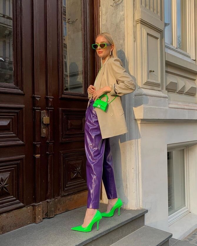 С чем носить зеленые туфли?