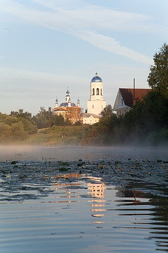 Вид церкви от реки Пежма в 2018 году