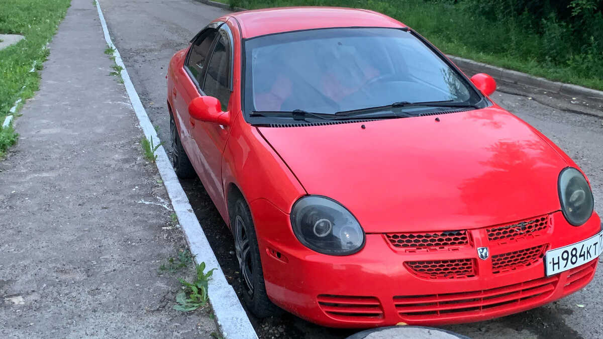 Dodge Neon II поколения.