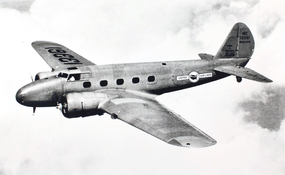 Пассажирский авиалайнер Боинг-247