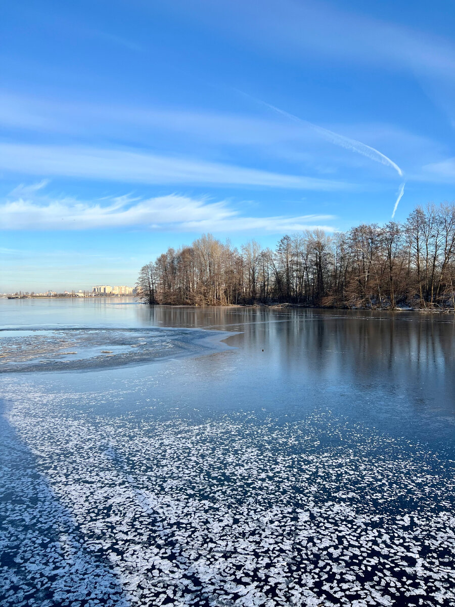 Воронежское водохранилище.Вдали левый берег. Фото автора.