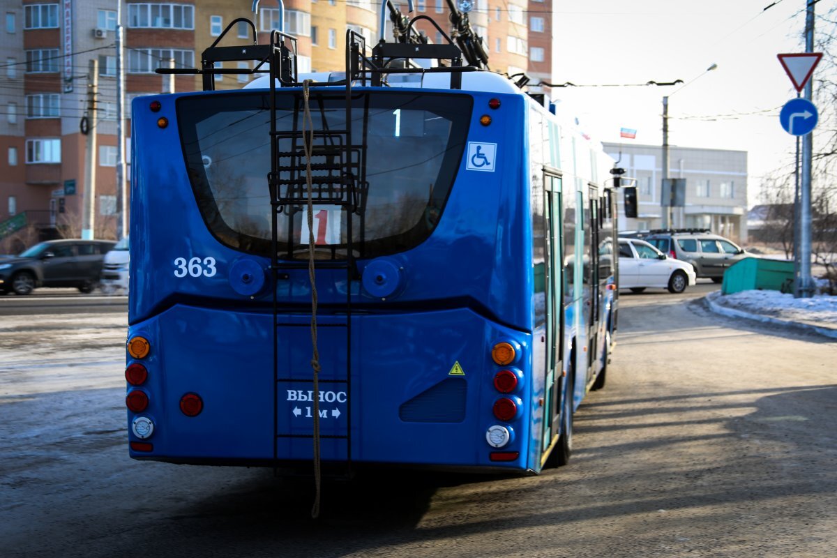    Жители Черкесска неделю не могут сесть на троллейбус №1 по утрам