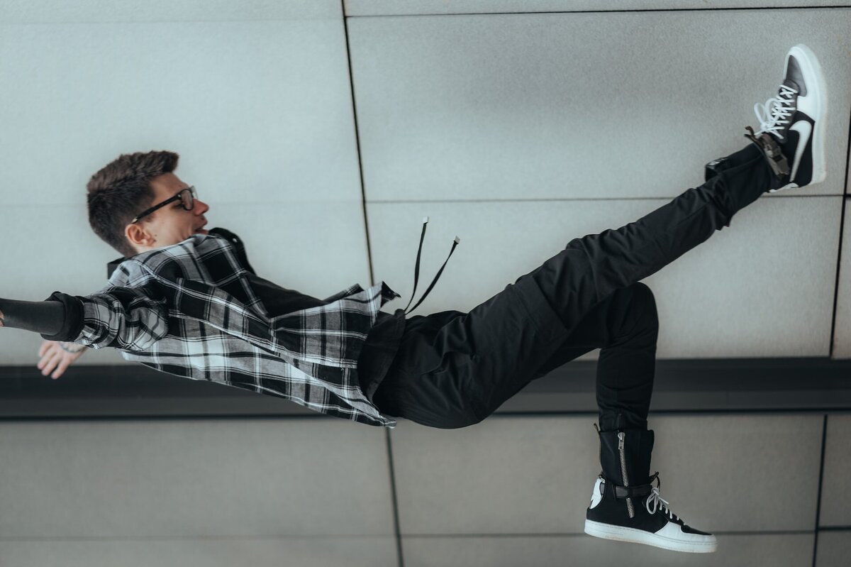     Как оказать первую помощь при обмороке: совет доктора Мясникова