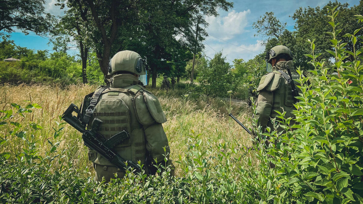     Военнослужащий находится в госпитале с ранением.