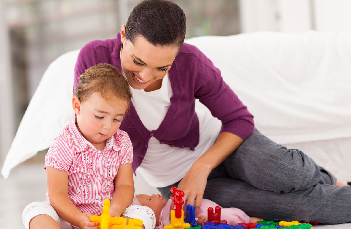 Поэкспериментируйте и посмотрите, что привлечёт внимание вашего ребёнка