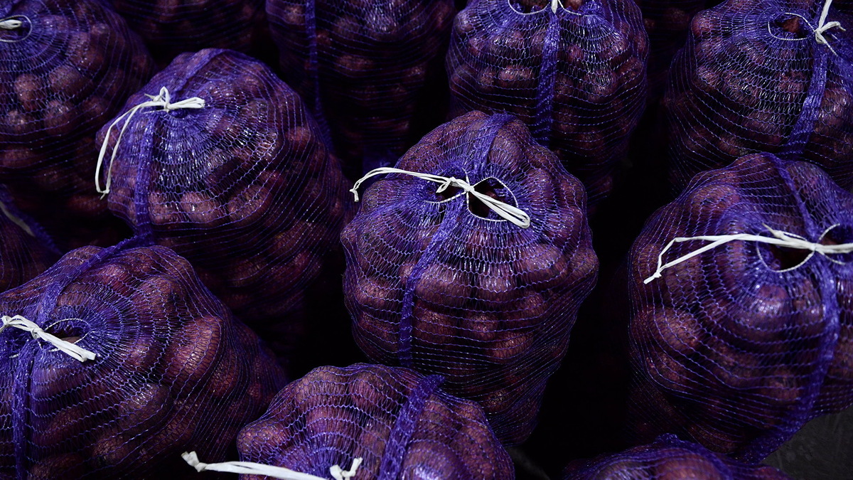    Картофель в мешках© РИА Новости . Павел Лисицын