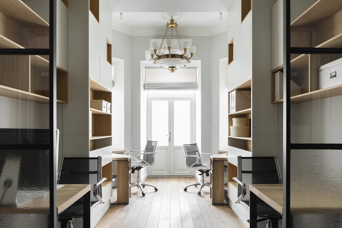 Офис компании «Пионер» в здании кинотеатра.