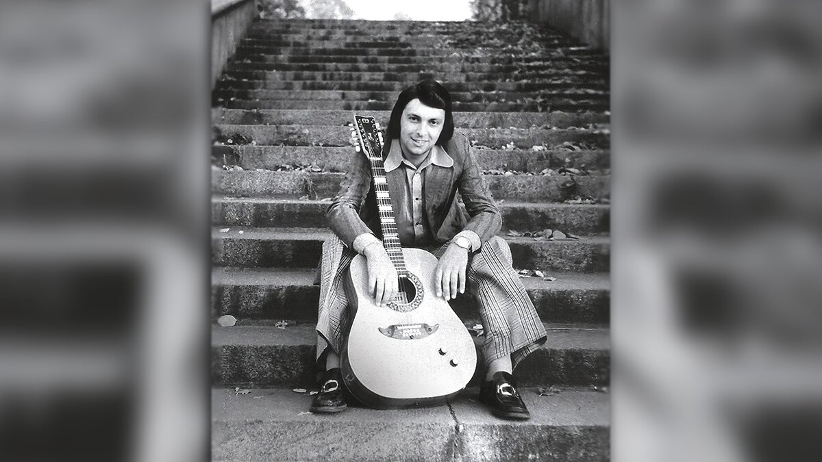 Молодой Вячеслав Добрынин