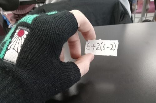    В интернете не могут решить простую задачку по математике. В ответах уже шифруют массовые захоронения Данил Тармасинов