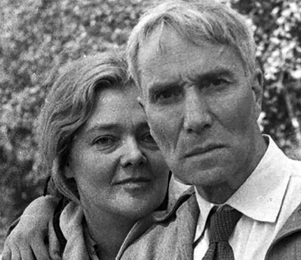 Борис Пастернак и Ольга Ивинская. Изображение из открытых источников.