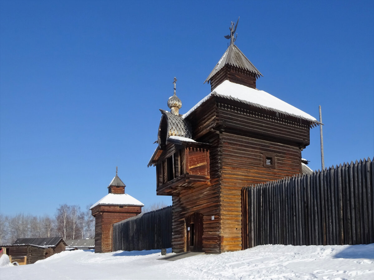 Архитектурно-этнографический музей «Тальцы». Спасская проезжая башня Илимского острога