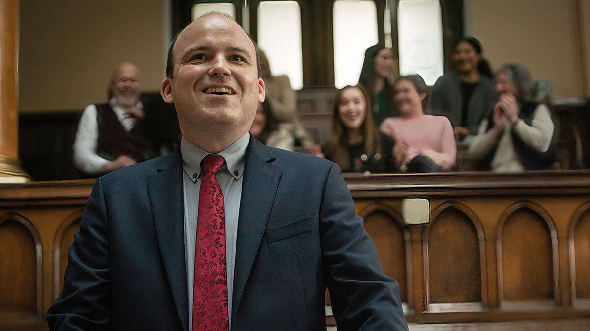 Душевный биографический фильм, который мотивирует на добрые дела, а между делом проходится катком по привилегированному классу