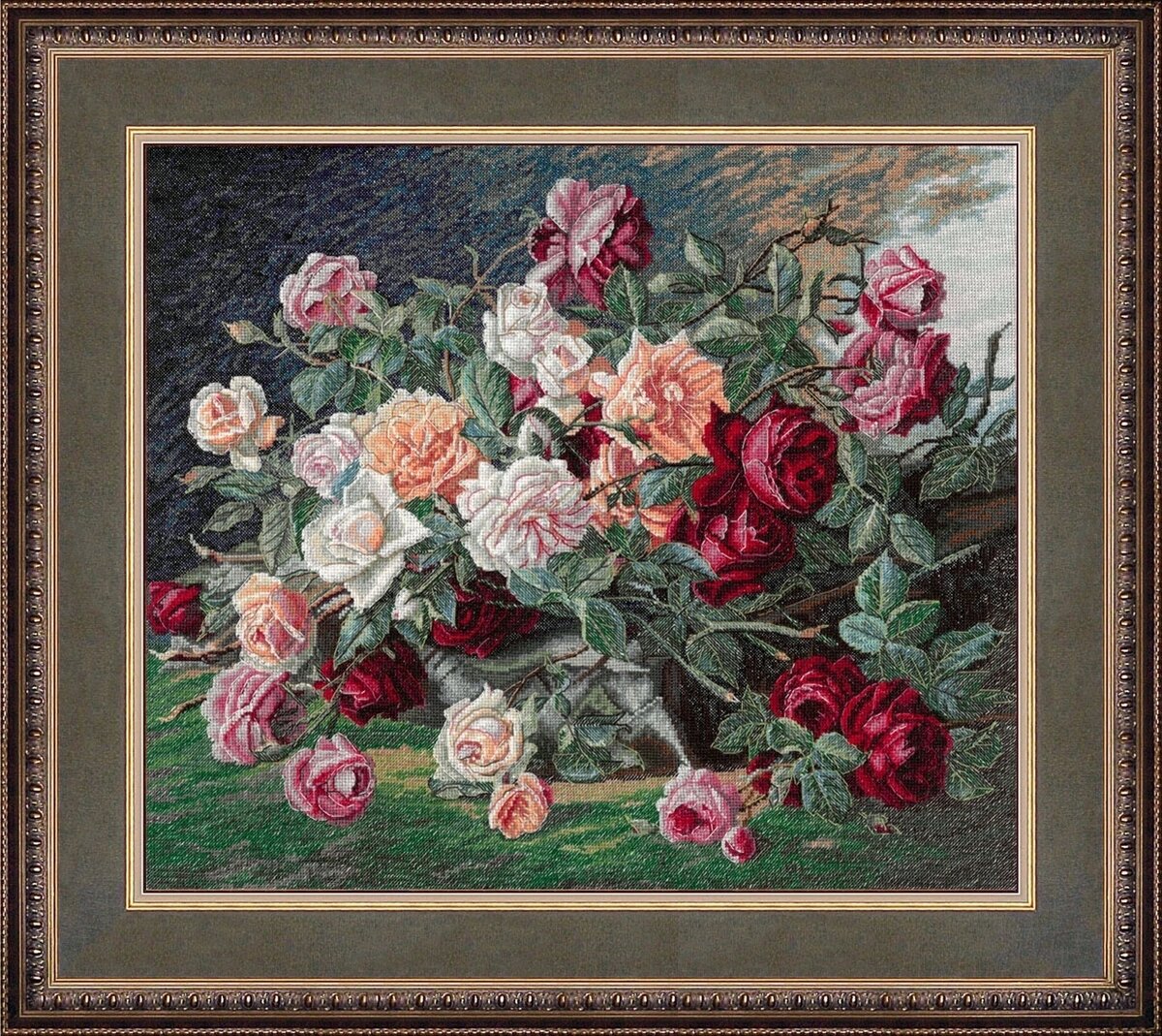 Вышивка «Винтажные розы»🌹 от Золотых Ручек