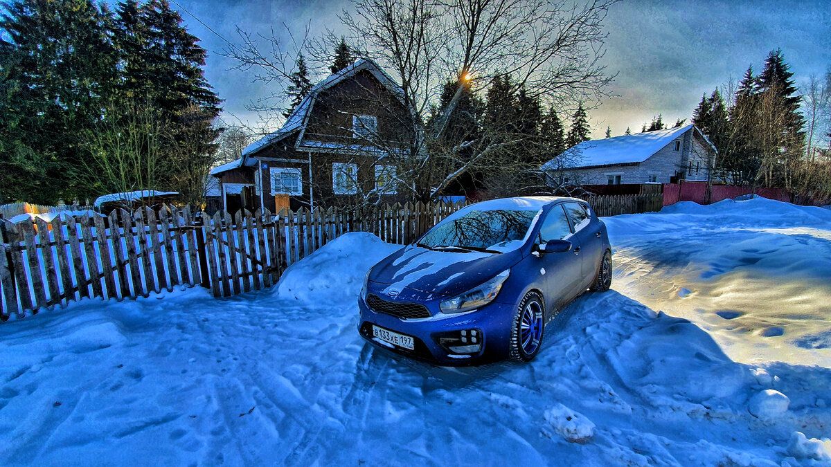 07.02.2021 Белый Городок, ул. Восход д.36. На фото дом, который купил мой отец Бабушке в 1994 году. 
Дом построен из бруса в 1970г. Александром Муравьёвым практически в одиночку.