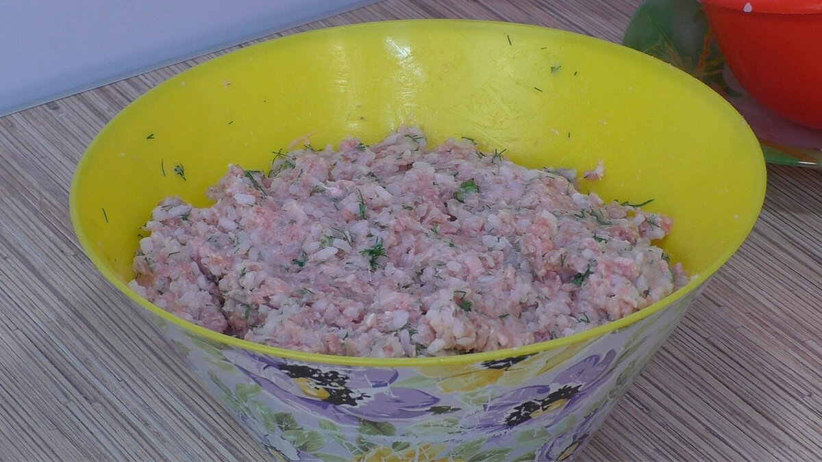 Домашние тефтели с рисом в томатном соусе: вкусные и нежные, показываю как готовлю (подаю тефтели на ужин или обед, простой рецепт)