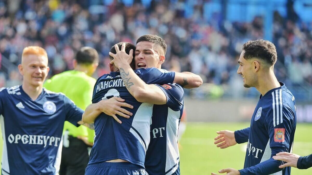    Футболисты "Оренбурга" в матче РПЛ© пресс-служба ФК "Оренбург"