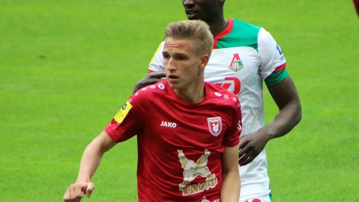     Питерский «Зенит» не потерял интереса к защитнику казанского «Рубина» Илье Самошникову. Об этом пишет «Чемпионат» со ссылкой на собственные источники.