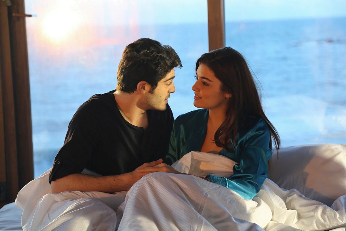 ханде и бурак. хайат турецкий сериал. хаят и мурат сериал.