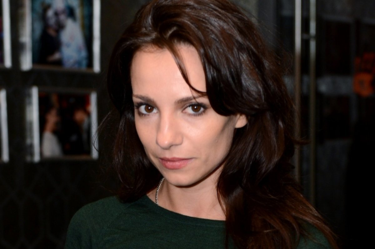    Светлана Светикова.