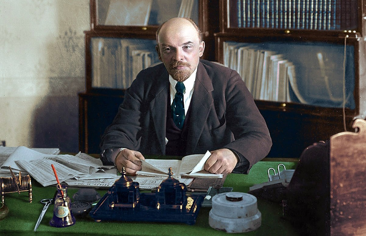 В.И. Ленин в своем рабочем кабинете в Кремле