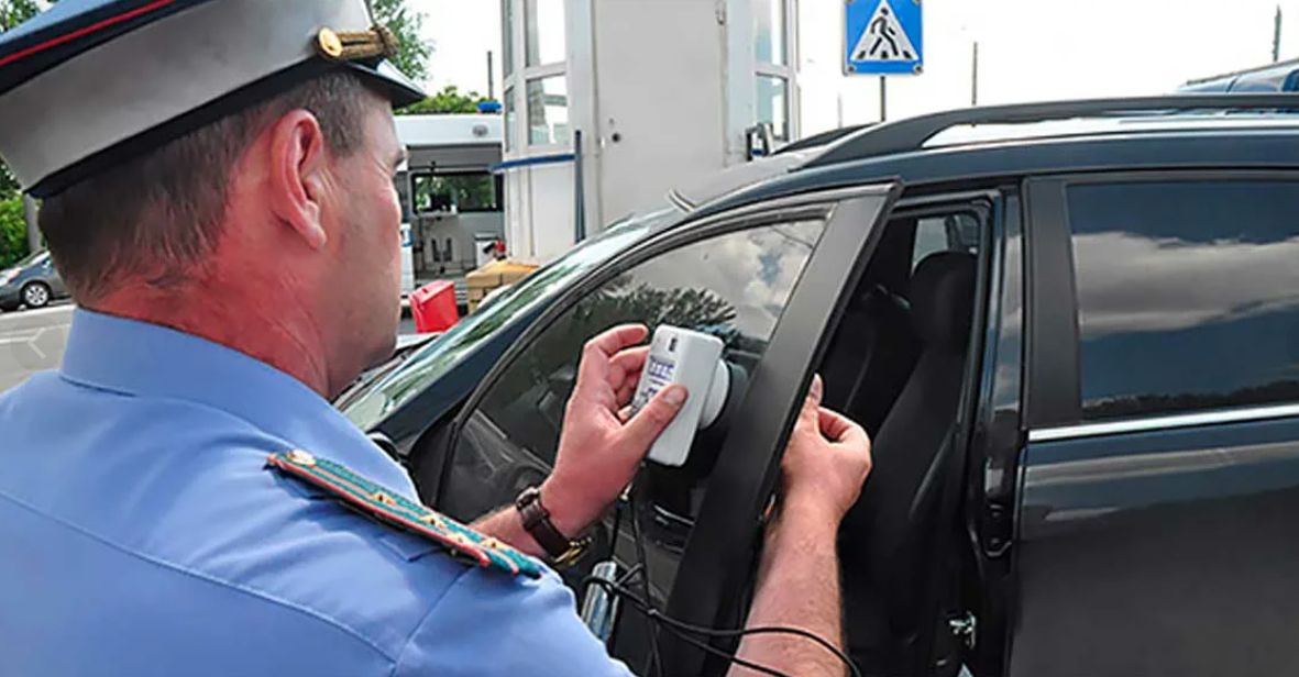Штраф за тонировку. Штраф за тонировку машины. Штрафы за тонировку на стеклах автомобилей. Штраф управление ТС С тонированными стеклами.