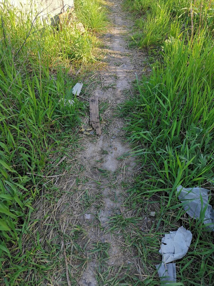 Подобного вида доски должны настораживать. Особенно на скользких участках, идущих под спуск.
