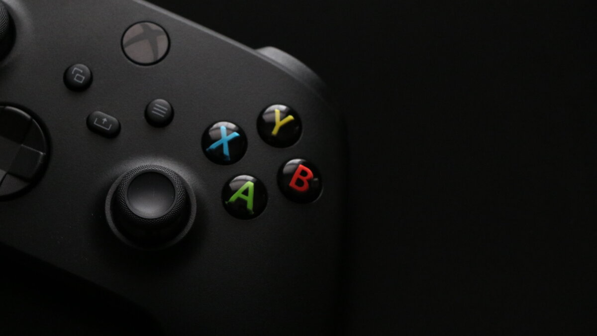 Microsoft представила Xbox Series S в цвете Carbon Black с внутренним ...