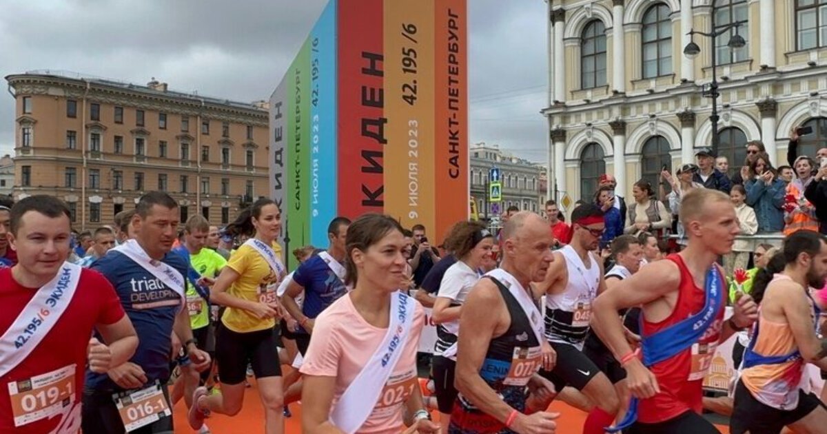 В воскресенье 9 июля в Санкт-Петербурге прошли соревнования по экидену. Экиден – это беговая эстафета по шоссе.