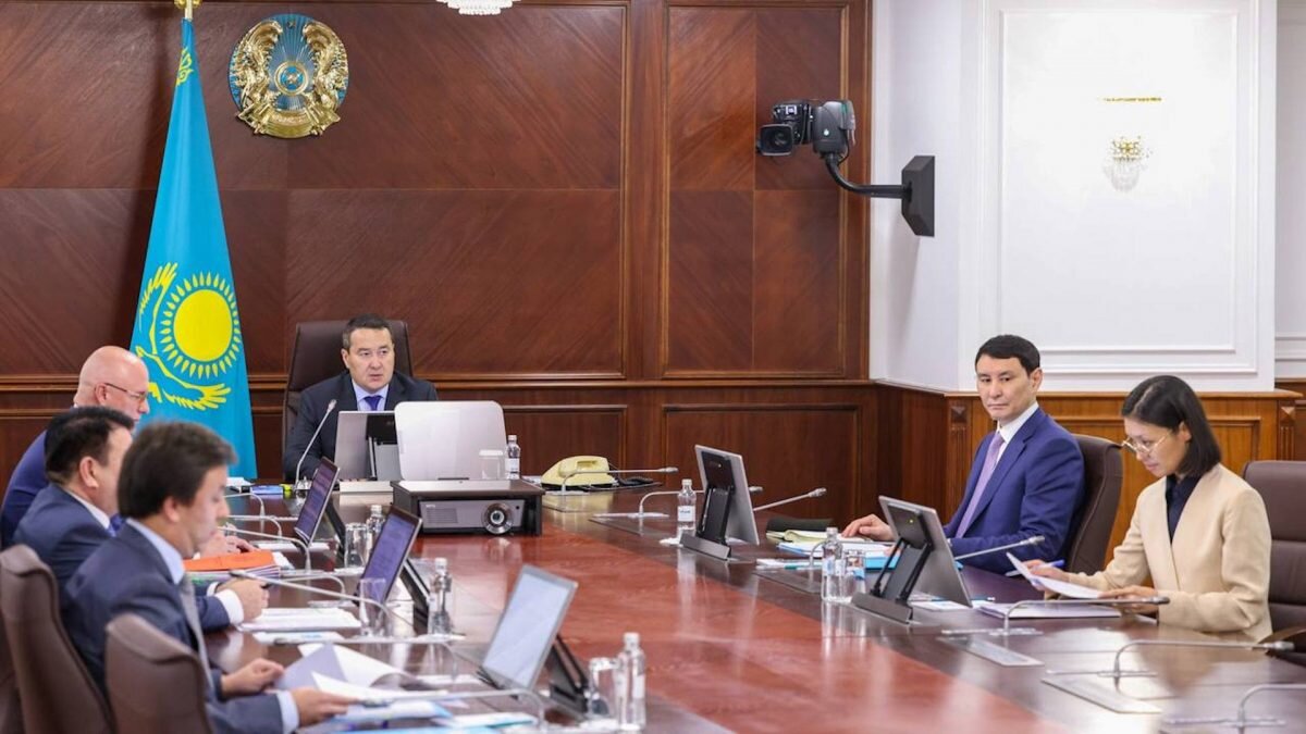    Фото: пресс-служба премьер-министра Август Макаров