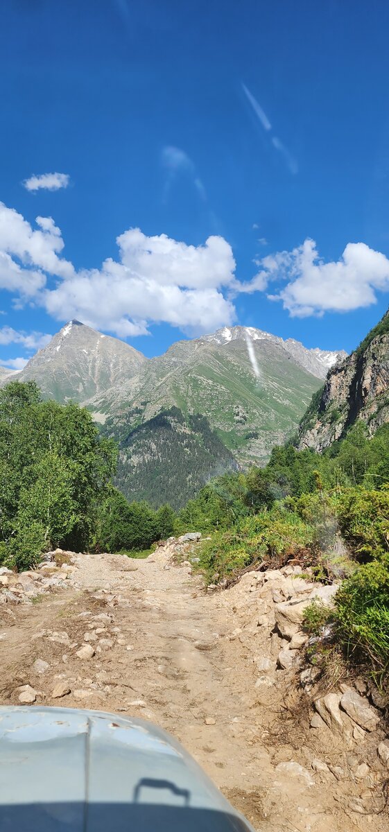 Такие дороги под силу только УАЗикам!