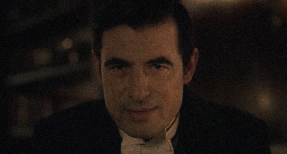 Кадр из сериала "Дракула" 2020. Вы только посмотрите на этого красавчика!