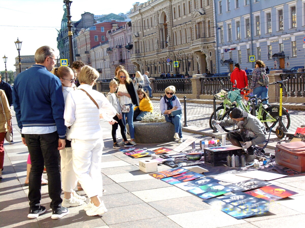 Топ спб. Из Петербурга с любовью. Лето в Петербурге с людьми композиция. Из Питера. Из Питера с любовью Юля.