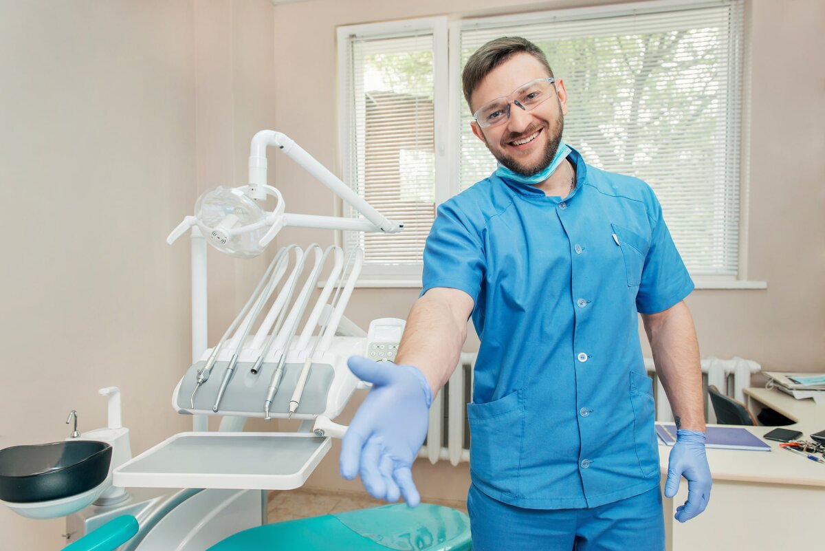 Как лечить зубы в частной клинике бесплатно