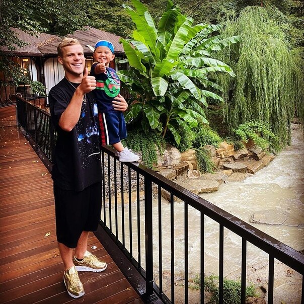 Кокорина нет среди игроков «Сочи», у которых выявили коронавирус.

С Сашей все в порядке:
http://on.match.tv/wycE

📷 инстаграм Кокорина