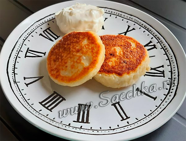 Сырники со сметаной
