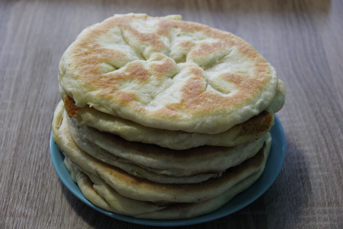 Плацинды молдавские с картошкой, жареные на сковороде рецепт с фото пошагово - 4печника.рф