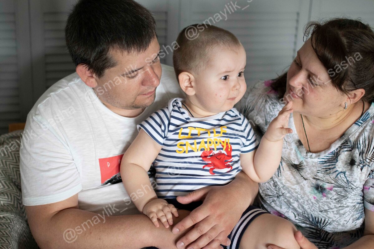 Санечка с родителями